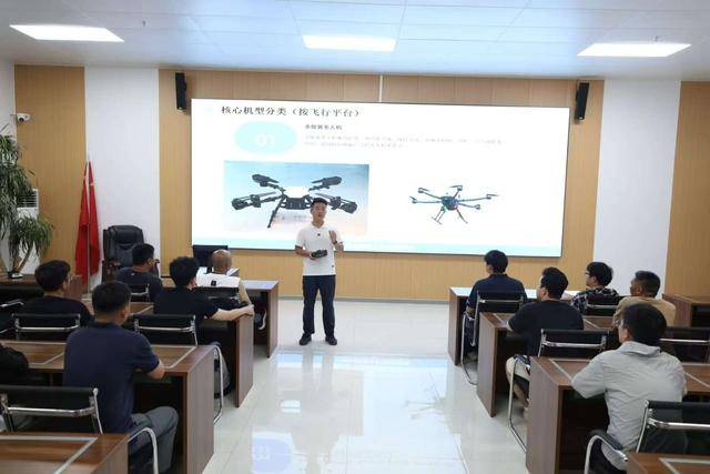 中原油田无人机培训基地迎来首期新学员