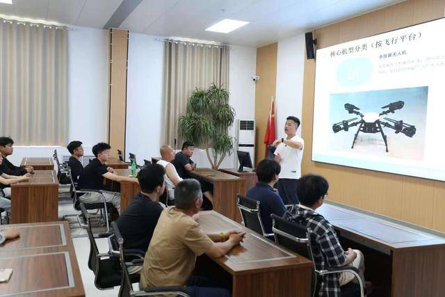 中原油田无人机培训基地迎来首期新学员