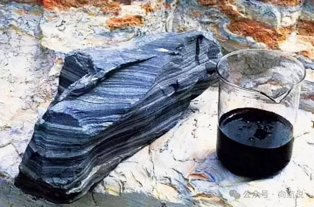 石油枯竭论唱衰石油越用越少是假的吗？为啥现实中石油没见少，反而越挖越多呢？