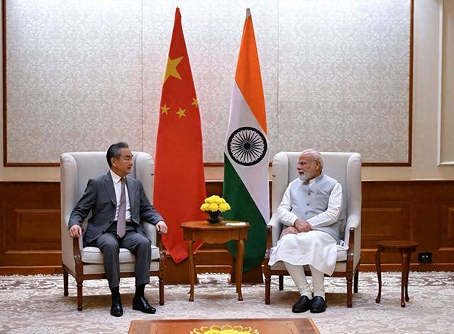 中国为何成了印度硬刚美国的“救命稻草”？印度加大俄原油的原因