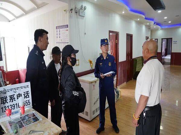 工作动态丨玉树支队各级开展人员密集场所违规动火作业和建筑保温材料安全隐患联合检查