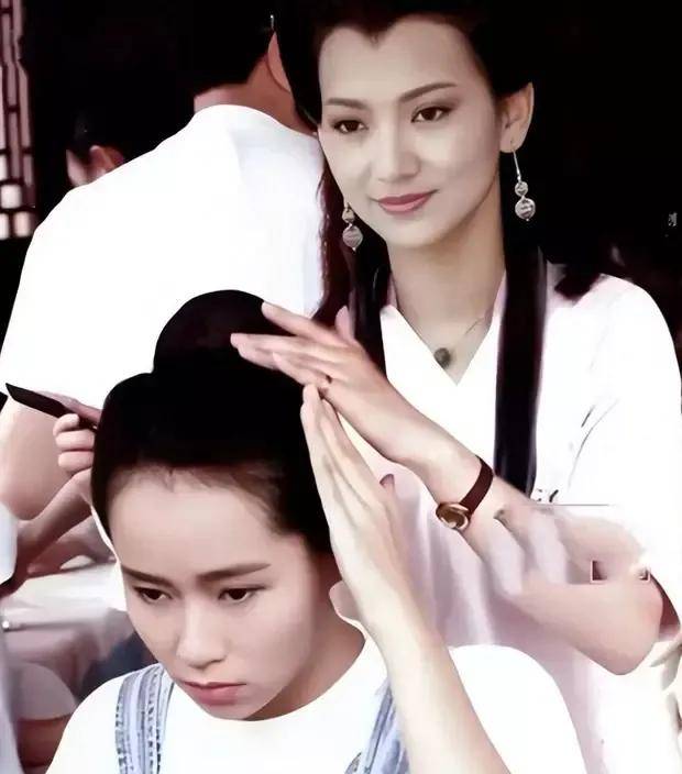 为什么许仙是女人演？赵雅芝33年后松口，真相令人大跌眼镜