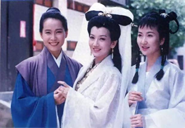 为什么许仙是女人演？赵雅芝33年后松口，真相令人大跌眼镜