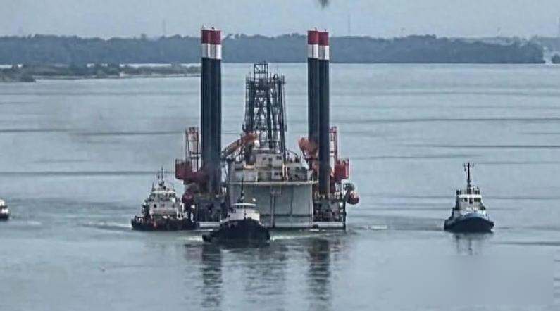 中国设备抵委内瑞拉,美国舰队压境,原油背后藏着什么?