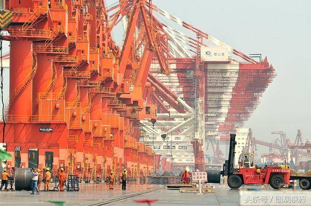 中国高价进口大量原油，却低价出口成品油，为何要赔本赚吆喝？