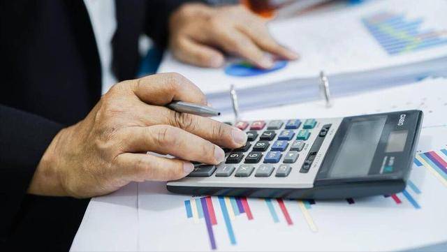 中国高价进口大量原油，却低价出口成品油，为何要赔本赚吆喝？