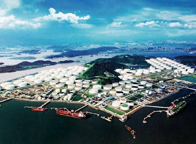 每天100万桶原油入库,中国突然按下“加速键”,在为大事做准备?