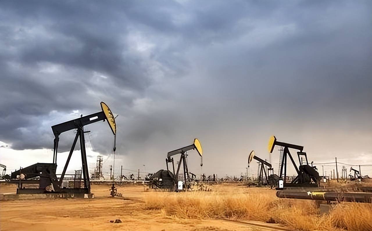 美国出售荒漠给中国，没想发现了200亿桶原油后，想强行收回